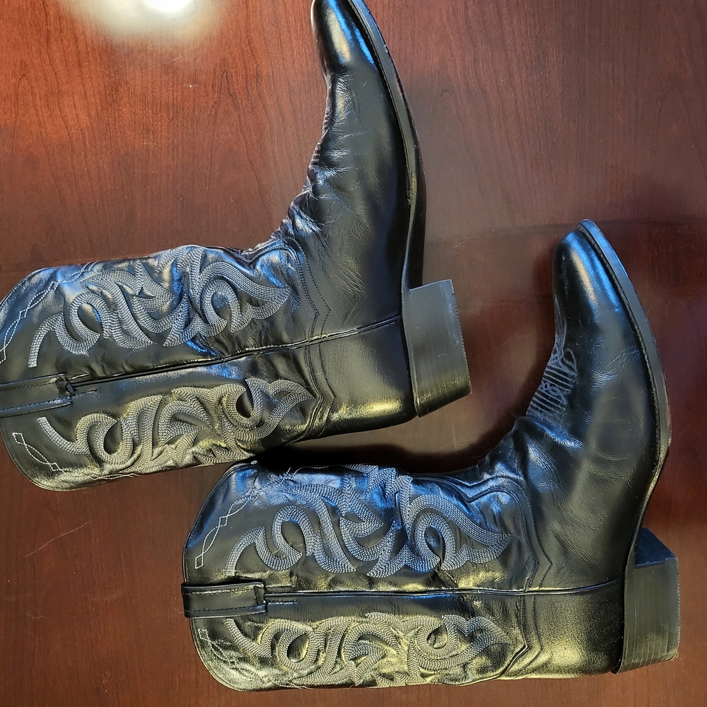 Dan Post Black Cowboy Boots with Leather Material and Intricate Embroidery
